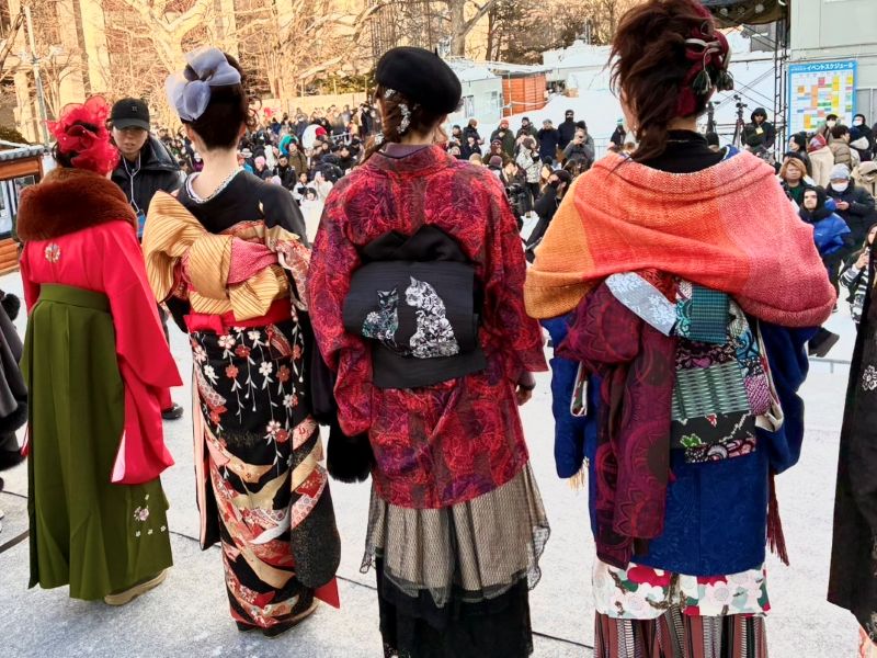 さっぽろ雪まつり大雪像ステージ着物ショー